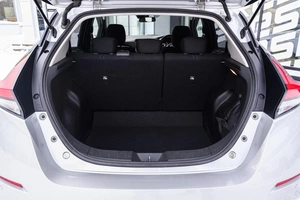 Хетчбэк Nissan Leaf 2018 года, 1890000 рублей, Ульяновск