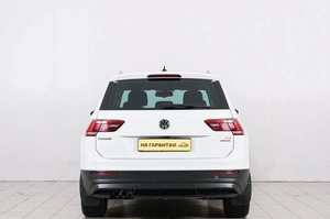 Внедорожник Volkswagen Tiguan 2017 года, 2199000 рублей, Красноярск
