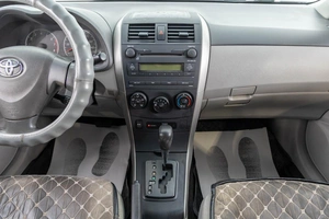Седан Toyota Corolla 2008 года, 899000 рублей, Барнаул