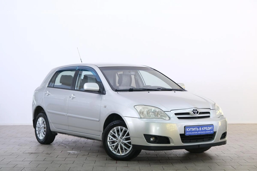 Лифтбек Toyota Corolla 2006 года, 759000 рублей, Омск