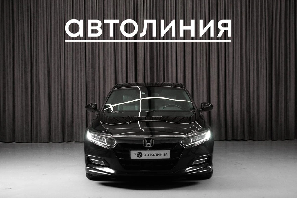 Седан Honda Accord 2018 года, 1879000 рублей, Красноярск