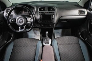 Седан Volkswagen Polo 2019 года, 1389000 рублей, Сургут