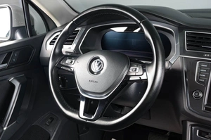 Внедорожник Volkswagen Tiguan 2017 года, 2259000 рублей, Тюмень