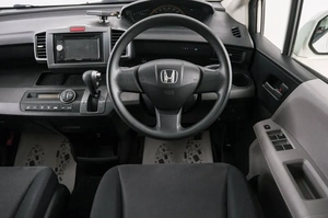 Минивэн Honda Freed 2009 года, 929000 рублей, Красноярск