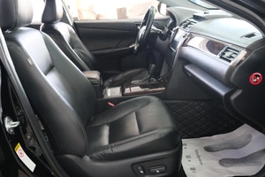 Седан Toyota Camry 2017 года, 2549000 рублей, Омск