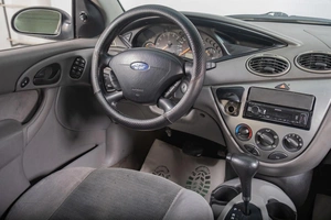 Хетчбэк Ford Focus 2001 года, 249000 рублей, Томск