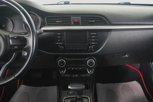 Седан Kia Rio 2017 года, 1549000 рублей, Кемерово