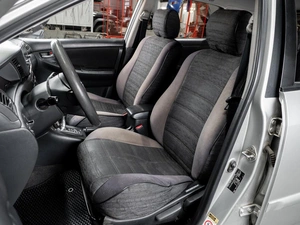 Хетчбэк Toyota Corolla 2005 года, 699000 рублей, Тюмень