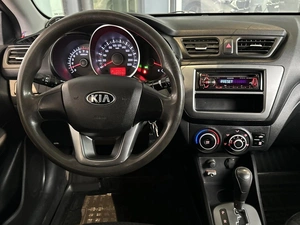 Седан Kia Rio 2013 года, 690000 рублей, Уфа