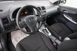 Седан Toyota Corolla 2010 года, 1149000 рублей, Красноярск