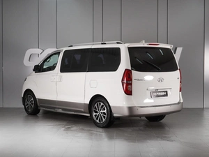 Минивэн Hyundai Grand Starex 2018 года, 3699000 рублей, Красный Пахарь