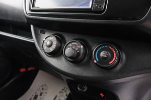 Хетчбэк Toyota Vitz 2019 года, 969000 рублей, Красноярск