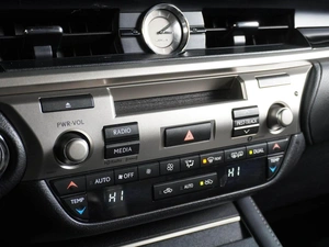 Седан Lexus ES 2018 года, 2989000 рублей, Воронеж