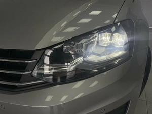 Седан Volkswagen Polo 2019 года, 1395000 рублей, Красноярск