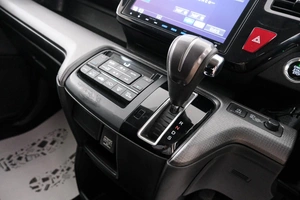 Минивэн Honda Stepwgn Spada 2015 года, 1699000 рублей, Красноярск