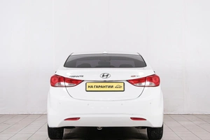 Седан Hyundai Avante 2011 года, 949000 рублей, Красноярск