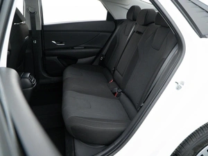 Седан Hyundai Elantra 2021 года, 1927077 рублей, Москва