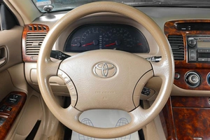 Седан Toyota Camry 2005 года, 799000 рублей, Тюмень