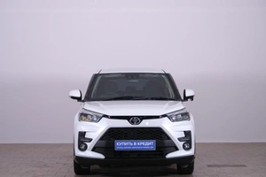 Внедорожник Toyota Raize 2019 года, 1599000 рублей, Омск