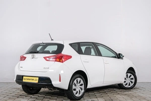 Хетчбэк Toyota Auris 2013 года, 1119000 рублей, Красноярск