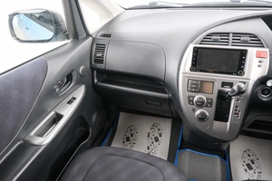 Хетчбэк Toyota Ractis 2006 года, 679000 рублей, Красноярск