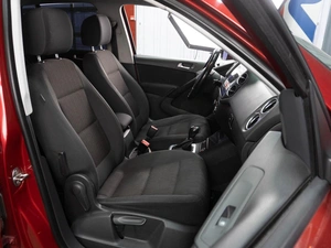 Внедорожник Volkswagen Tiguan 2012 года, 1449000 рублей, Тюмень