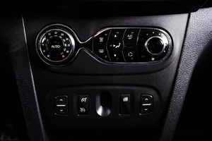 Хетчбэк Renault Sandero 2016 года, 859000 рублей, Пермь