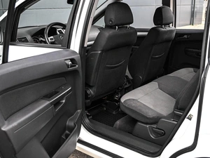 Минивэн Opel Zafira 2013 года, 834000 рублей, Кирилловка