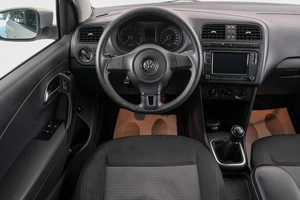 Седан Volkswagen Polo 2011 года, 699000 рублей, Красноярск