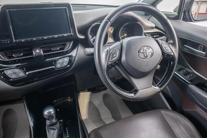 Внедорожник Toyota C-HR 2017 года, 2499000 рублей, Барнаул