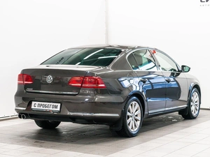 Седан Volkswagen Passat 2012 года, 1300000 рублей, Красноярск