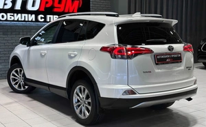 Внедорожник Toyota RAV4 2017 года, 2597000 рублей, Красноярск