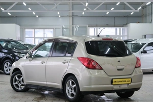 Седан Nissan Tiida 2005 года, 369000 рублей, Омск