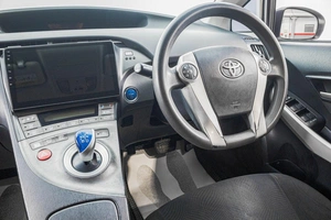 Лифтбек Toyota Prius 2013 года, 1149000 рублей, Барнаул