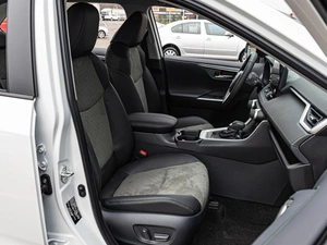 Внедорожник Toyota RAV4 2025 года, 4120000 рублей, Краснодар