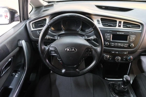 Хетчбэк Kia Ceed 2014 года, 899000 рублей, Омск