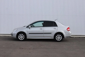 Седан Nissan Tiida 2011 года, 740000 рублей, Брянск