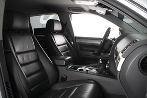 Внедорожник Volkswagen Touareg 2006 года, 1020000 рублей, Омск