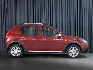 Хетчбэк Renault Sandero Stepway 2011 года, 669000 рублей, Волгоград