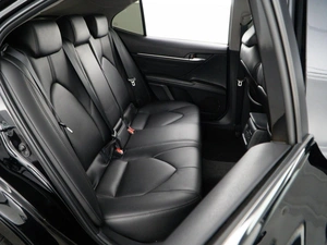 Седан Toyota Camry 2021 года, 3369050 рублей, Москва