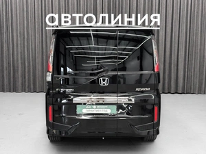 Минивэн Honda Stepwgn 2017 года, 2099000 рублей, Красноярск