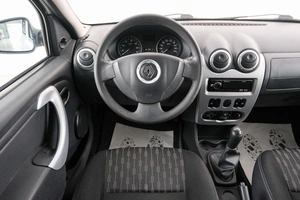 Седан Renault Logan 2013 года, 529000 рублей, Красноярск