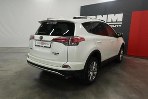 Внедорожник Toyota RAV4 2016 года, 2600000 рублей, Курск
