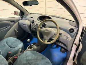 Хетчбэк Toyota Vitz 2000 года, 249000 рублей, Красноярск
