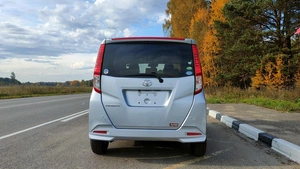 Минивэн Toyota Roomy 2018 года, 920000 рублей, Лесосибирск