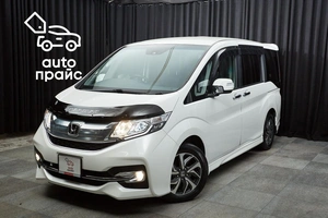 Минивэн Honda Stepwgn 2017 года, 1799000 рублей, Красноярск