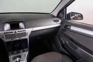 Седан Opel Astra 2010 года, 529000 рублей, Пермь