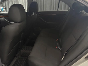 Седан Toyota Avensis 2006 года, 839000 рублей, Красноярск