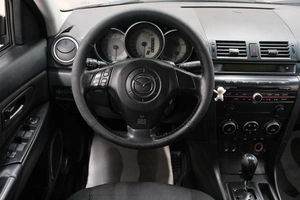 Седан Mazda 3 2007 года, 569000 рублей, Омск