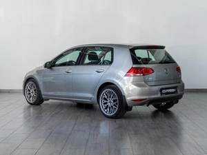Хетчбэк Volkswagen Golf 2013 года, 879000 рублей, Саратов